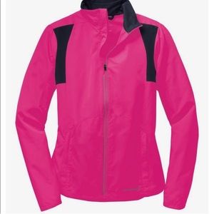Brooks Pink Running Windbreaker Jacket with Reflective Details & Zip Pockets
